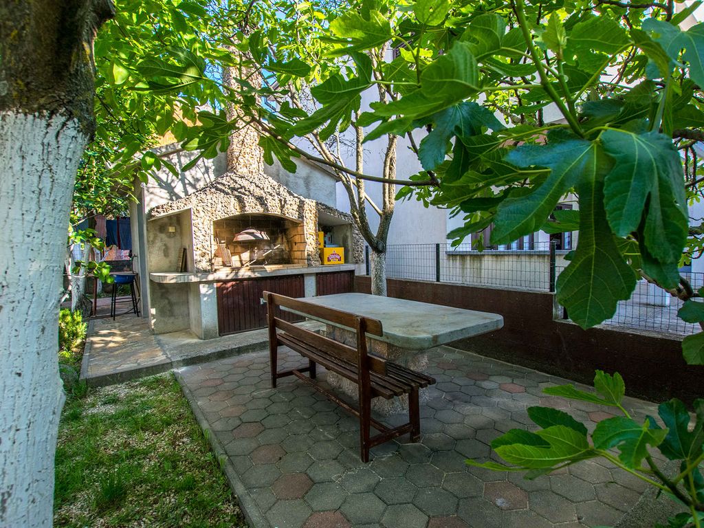 Studio mit Klimaanlage und Terrasse