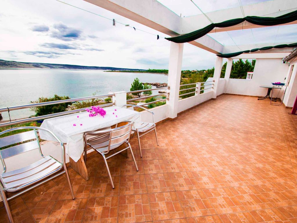 Ferienwohnung mit Terrasse und Meersicht