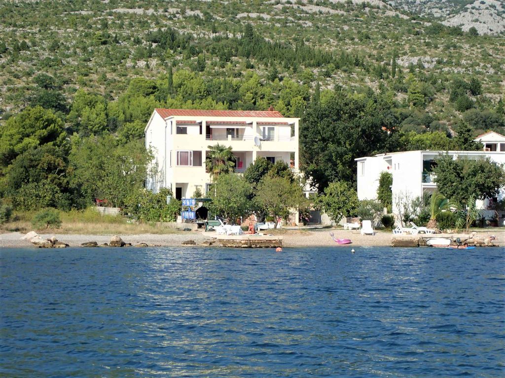 Ferienwohnung mit Terrasse und Meersicht