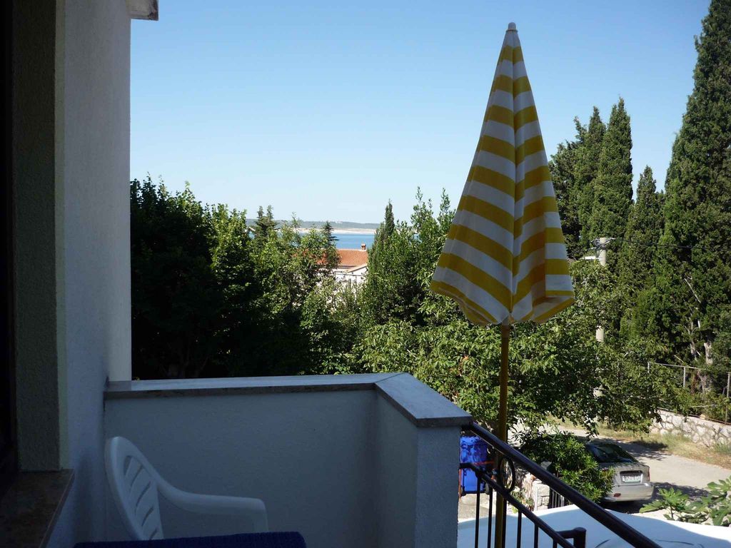 Ferienwohnung mit Klimaanlage und Balkon