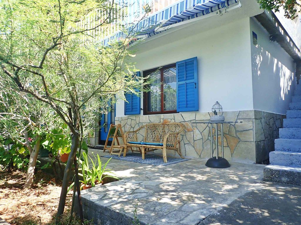 Studio mit Klimaanlage und Terrasse in Küstennähe