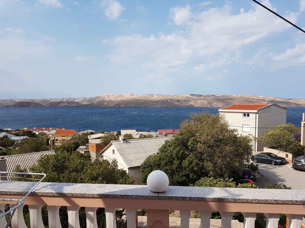 Ferienwohnung mit Meerblick, Klimaanlage und Pool