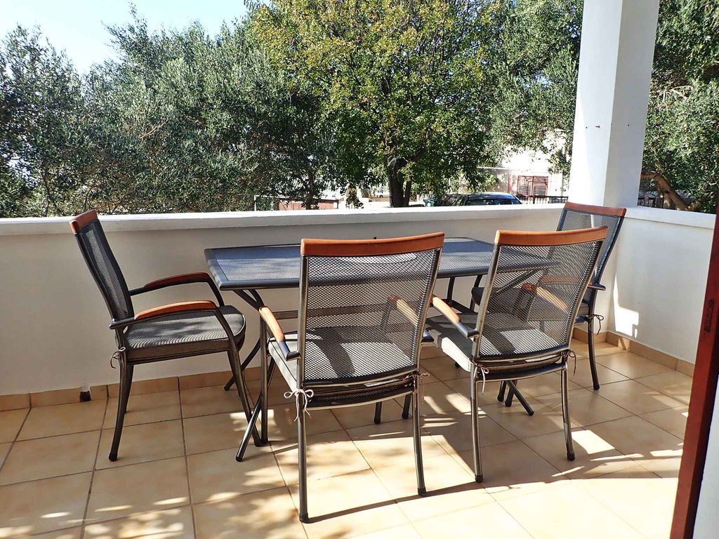 Ferienwohnung mit Garten und Klimaanlage