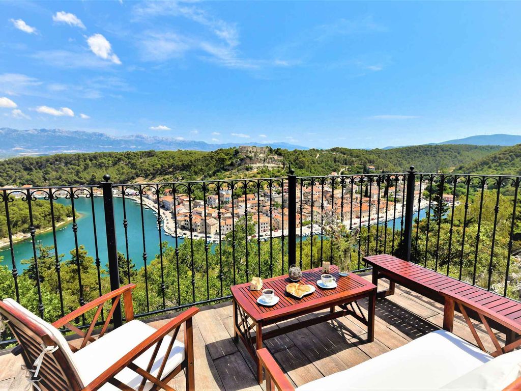 Ferienwohnung mit Balkon und Pool
