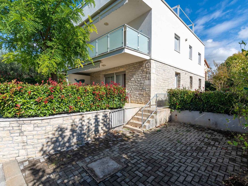 Ferienwohnung mit Terrasse und Garten