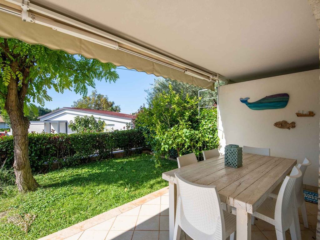 Ferienwohnung mit Terrasse und Garten