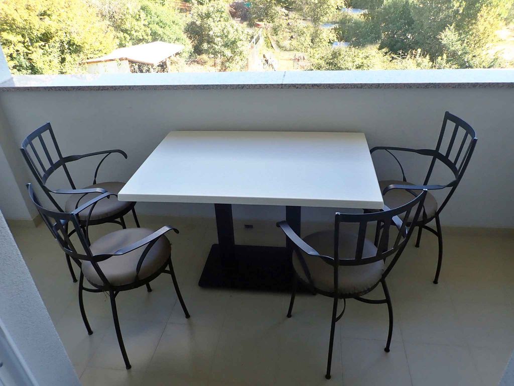 Ferienwohnung mit einem Balkon und Klimaanlage