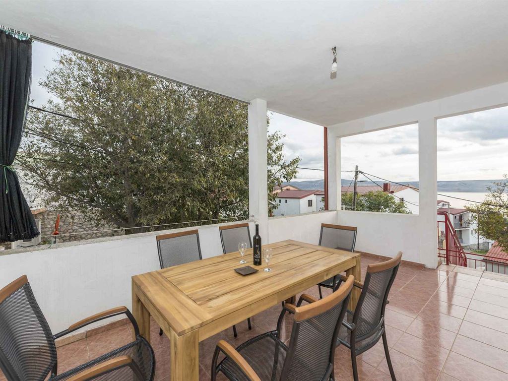 Ferienwohnung mit Balkon und Klimaanlage