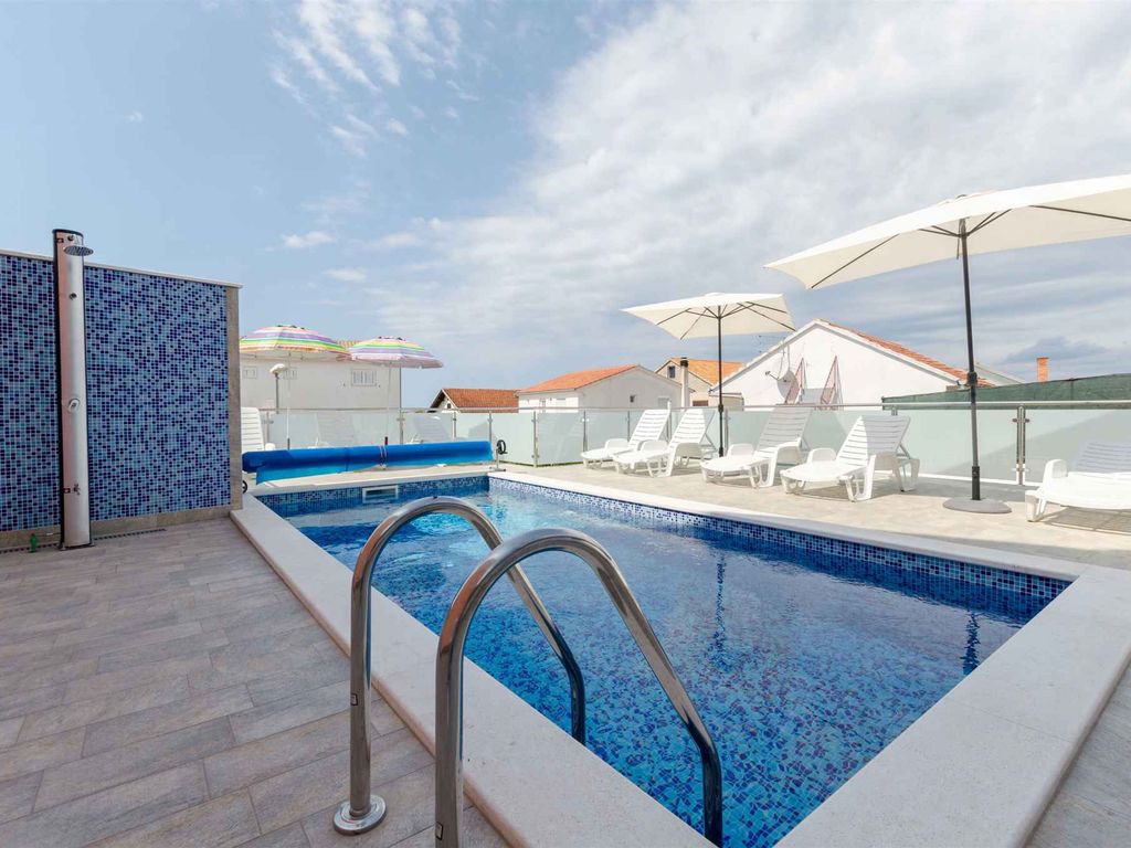 Ferienwohnung mit Klimaanlage und Pool
