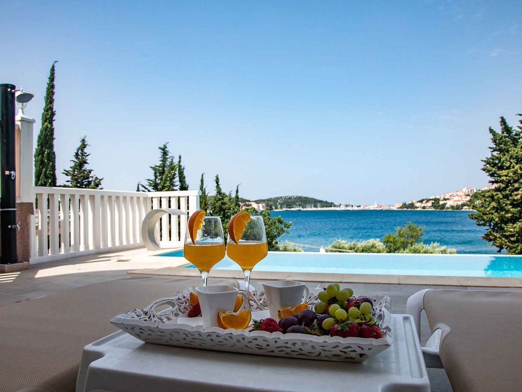 Ferienwohnung mit Terrasse, Pool und Grill