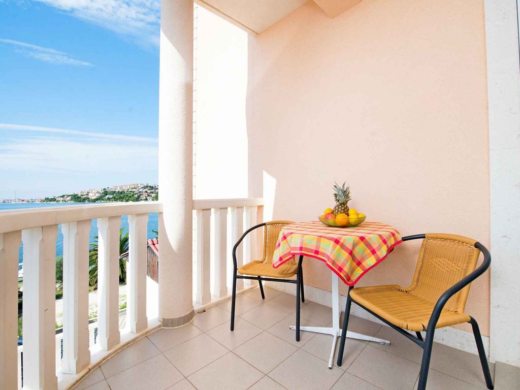 Ferienwohnung mit Balkon, Pool und Grill
