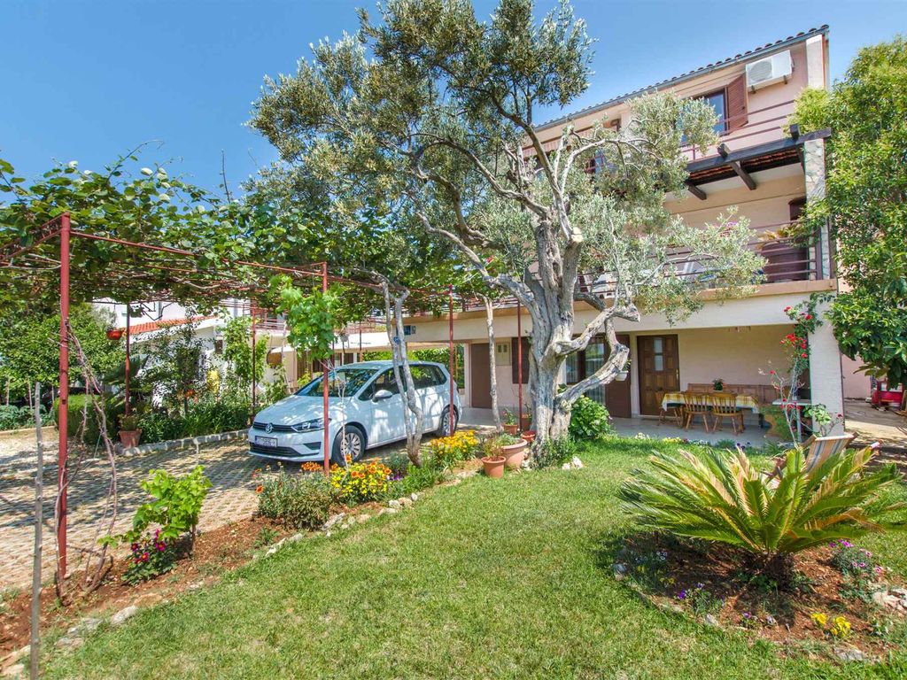 FerienWohnung mit Terrasse und Grill