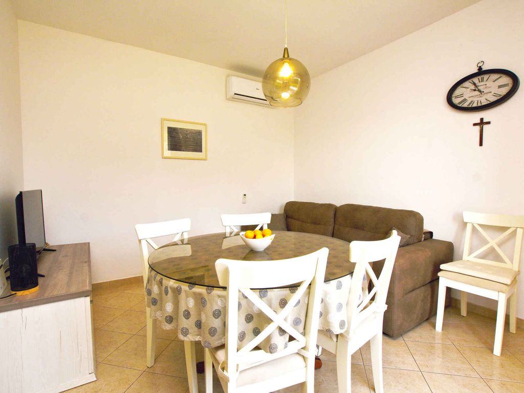Ferienhaus mit Terrasse und Grill
