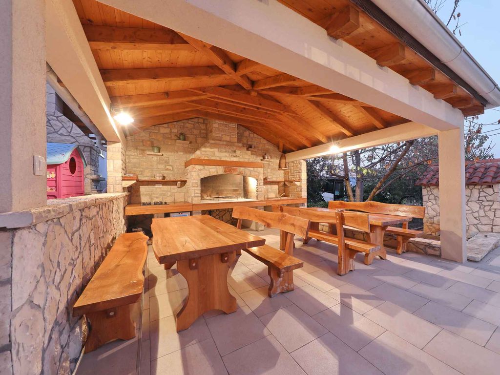 Ferienwohnung mit Klimaanlage und Pool