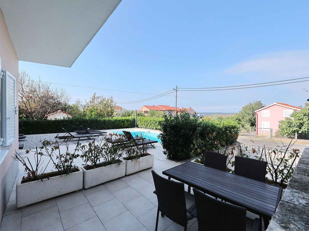 Ferienwohnung mit Klimaanlage und Pool