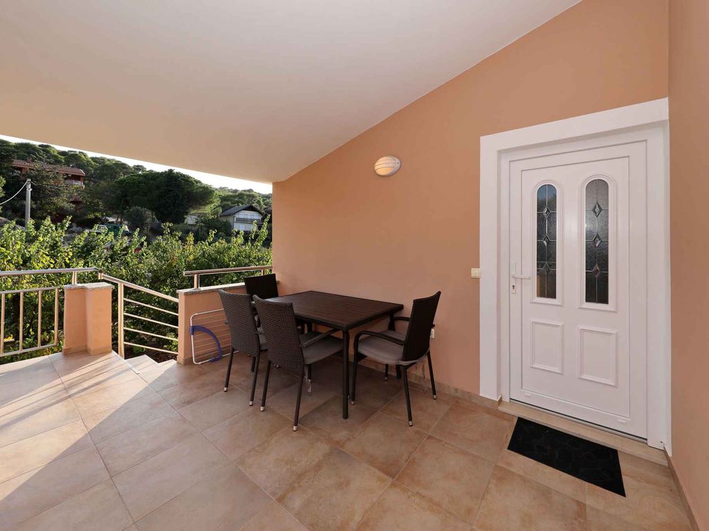 Ferienwohnung mit Pool und Klimaanlage