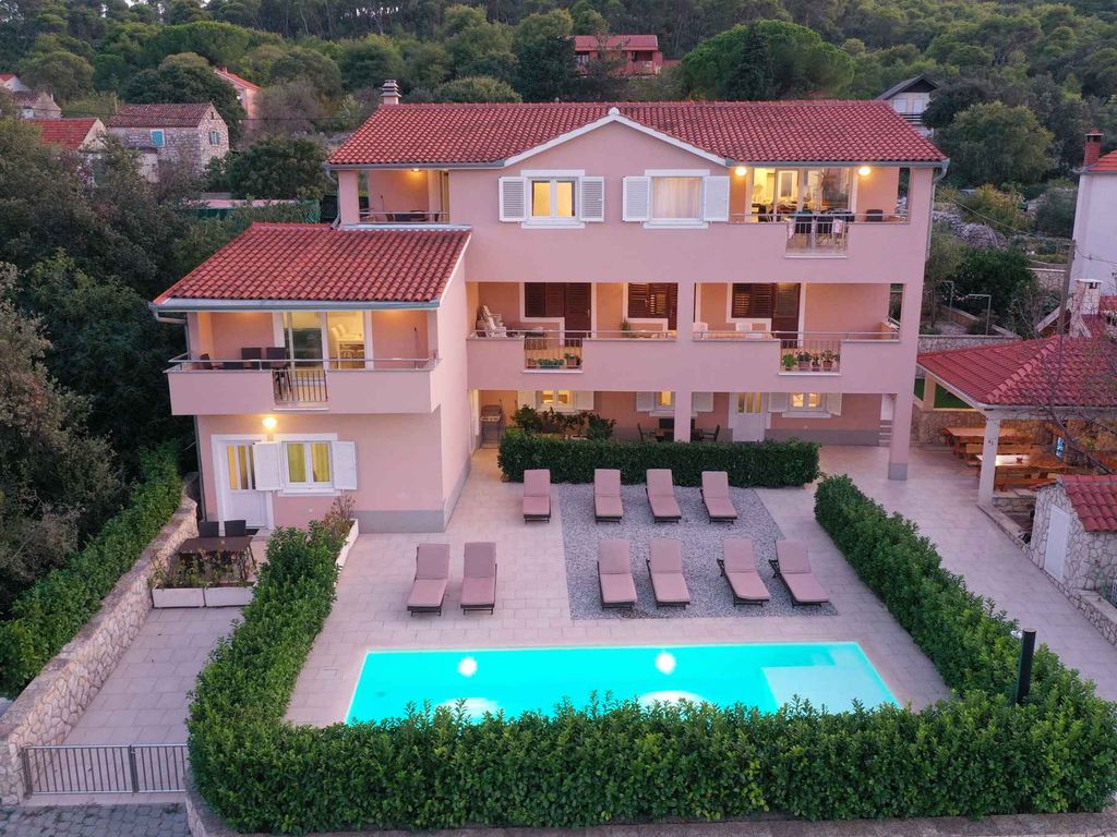 Ferienwohnung mit Pool und Klimaanlage
