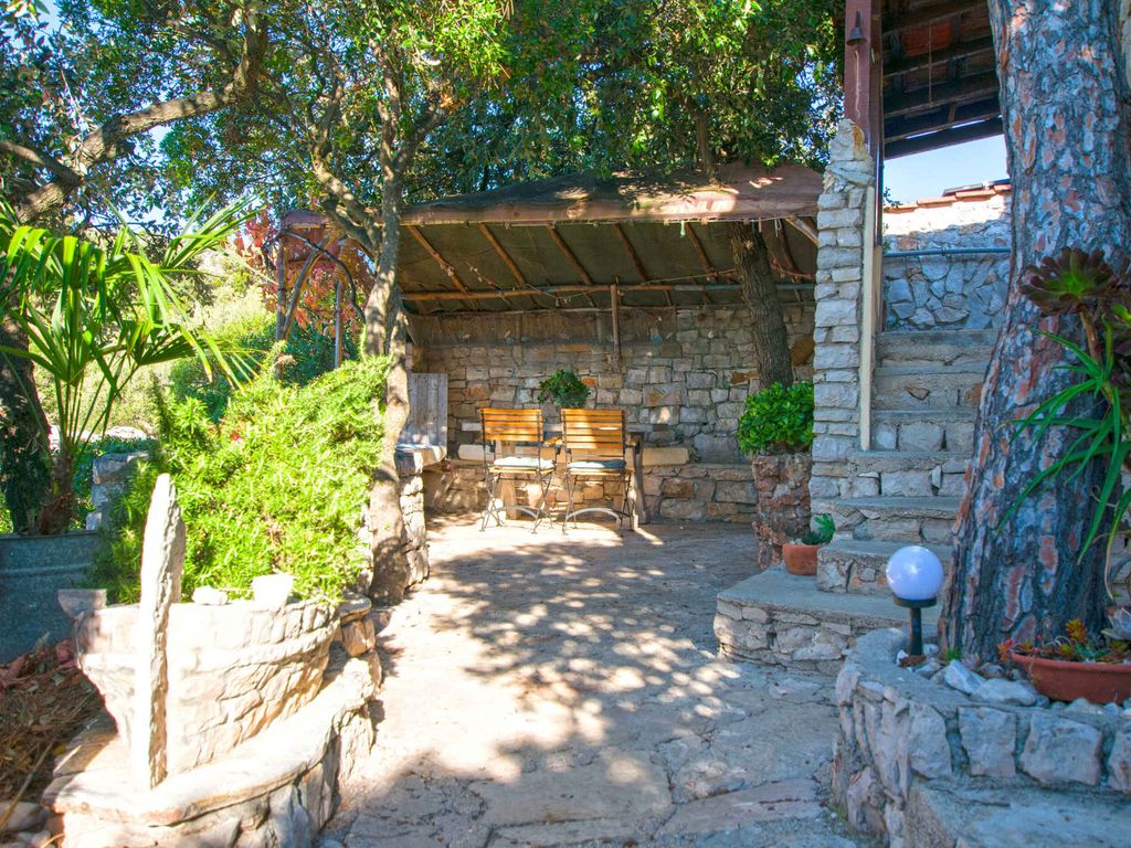 Ferienhaus mit Grill und Garten