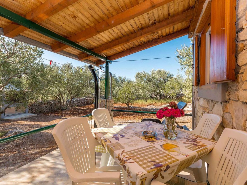 Ferienhaus mit Garten und Grill