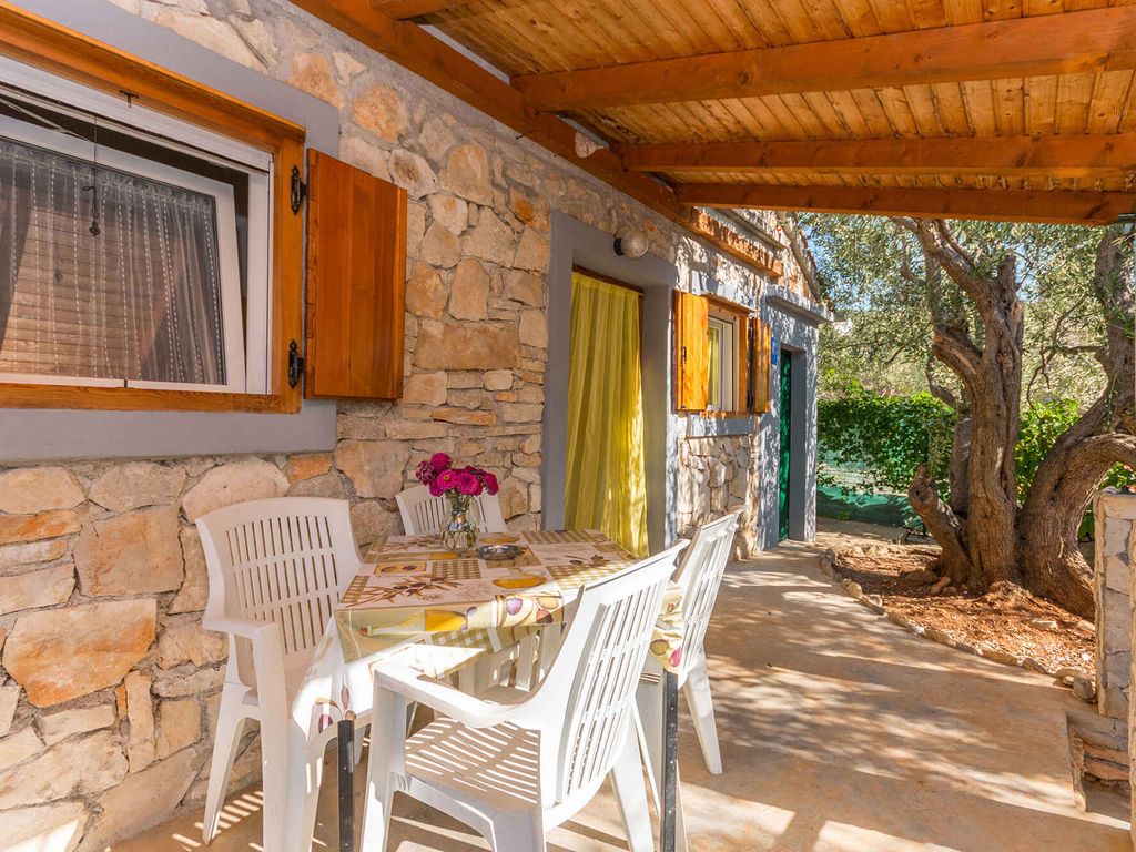 Ferienhaus mit Garten und Grill