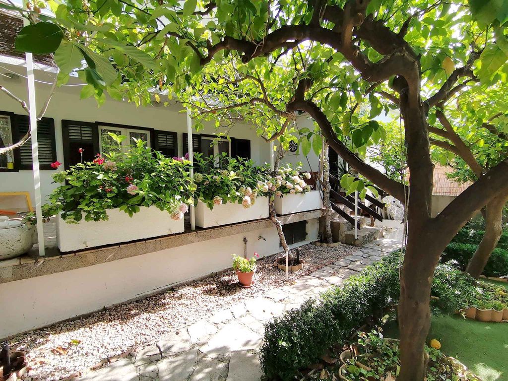 Ferienhaus mit Terrasse und Grill