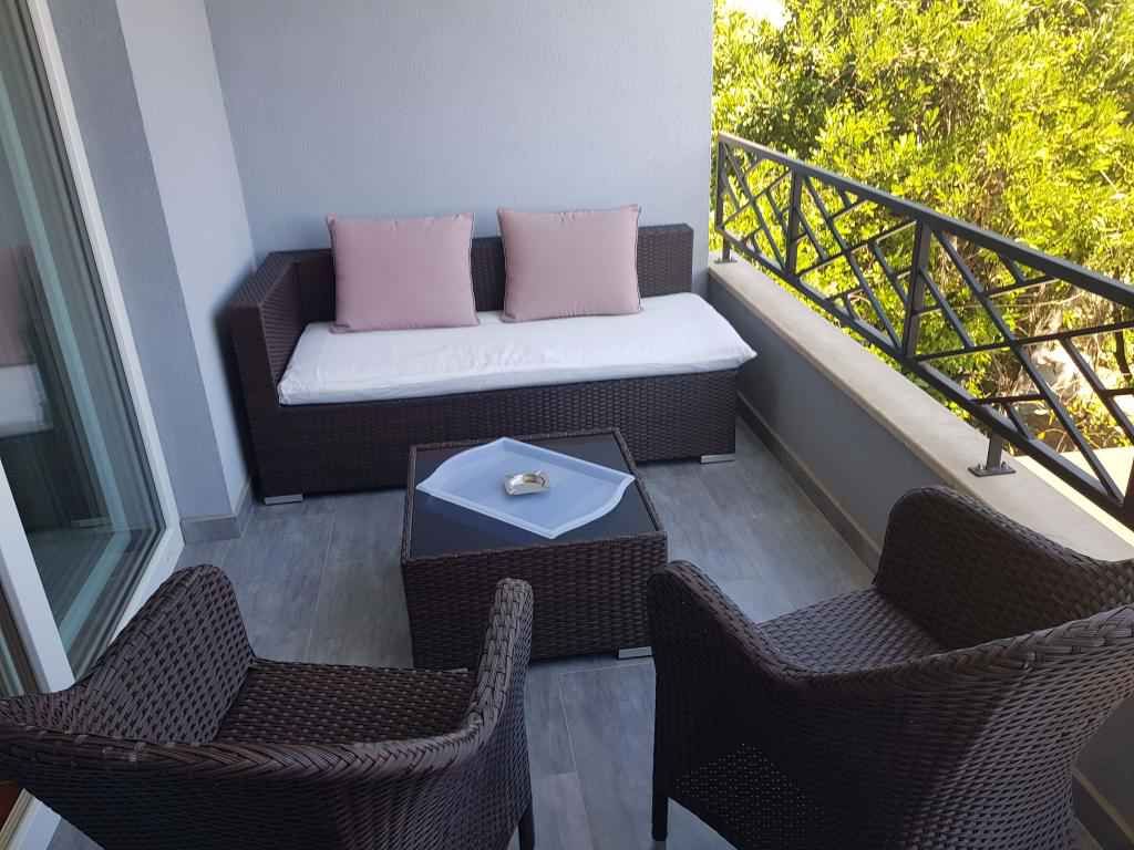 Studio mit Meerblick und Terrasse