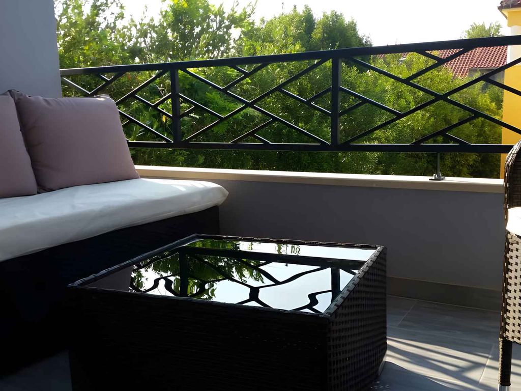 Studio mit Meerblick und Terrasse