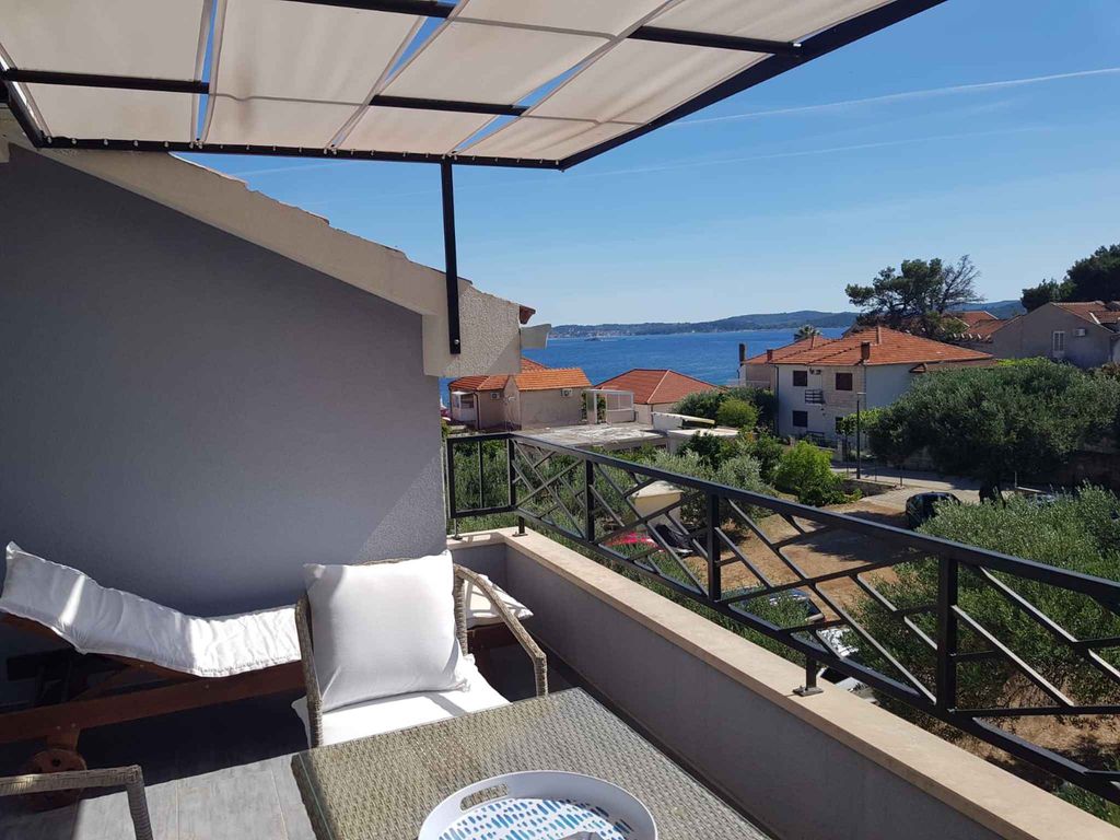 Ferienwohnung mit Meerblick und Terrasse