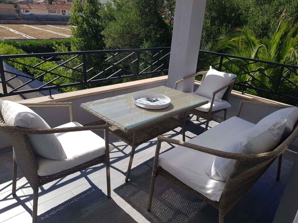 Ferienwohnung mit Meerblick und Terrasse