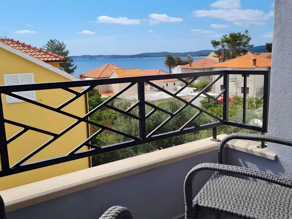 Ferienwohnung mit Meerblick und Terrasse