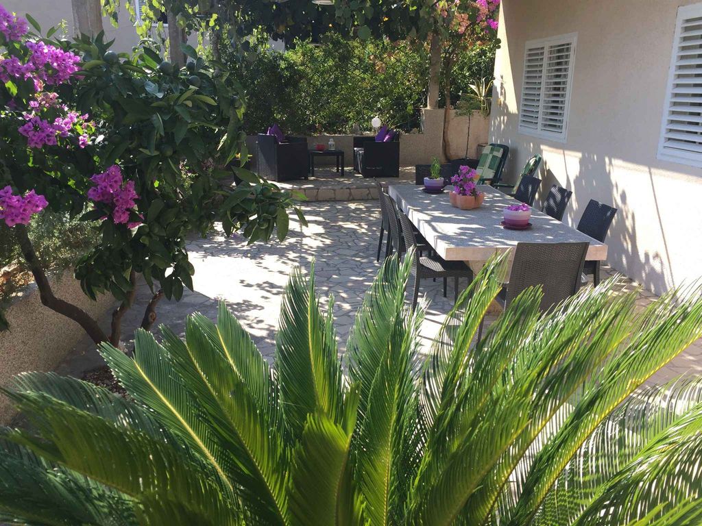 Ferienwohnung mit Terrasse und Meerblick