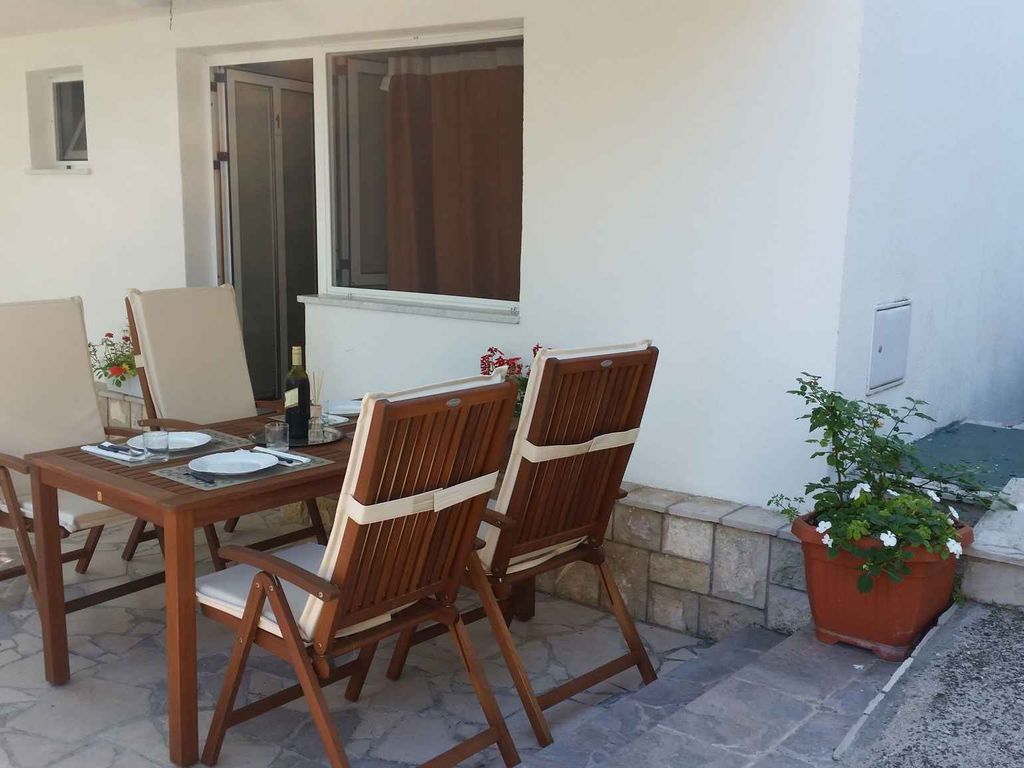 Ferienwohnung mit Terrasse und Grill, am Meer