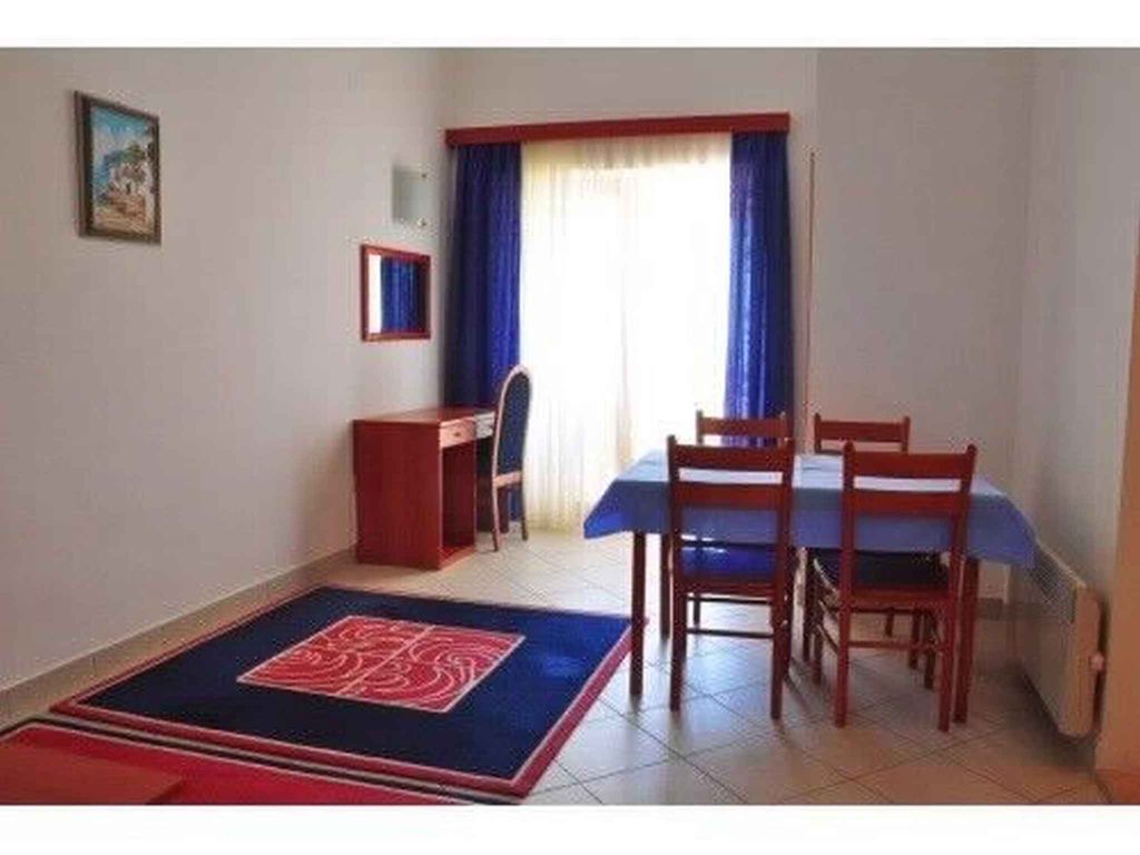 Ferienwohnung mit Pool und Meerblick