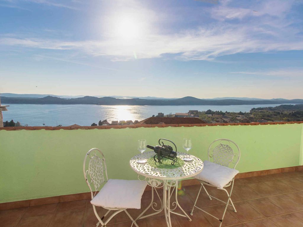 Ferienhaus mit Terrasse und Klimaanlage