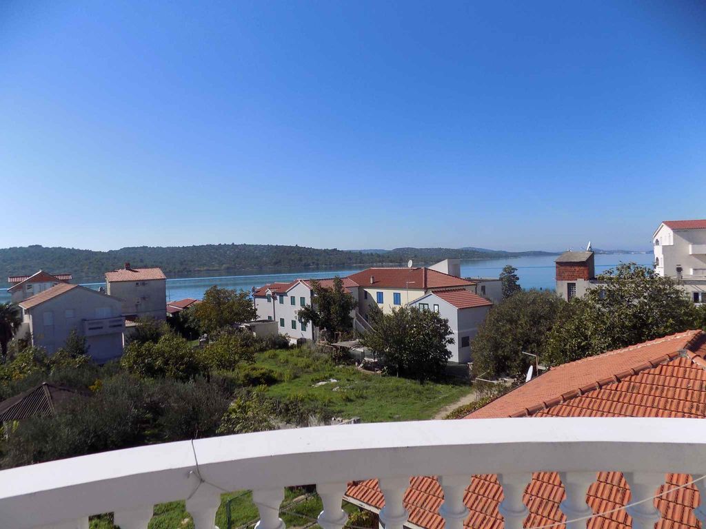 Ferienwohnung mit Terrasse und Klimaanlage
