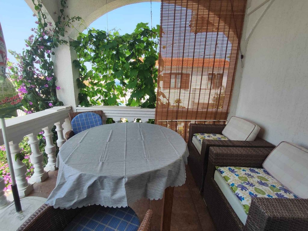Ferienwohnung mit Terrasse und Meerblick