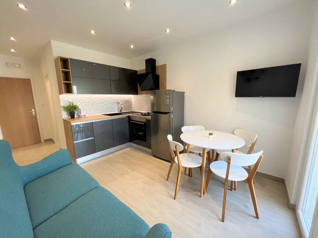 Ferienwohnung mit Klimaanlage, Terrasse und Meernähe
