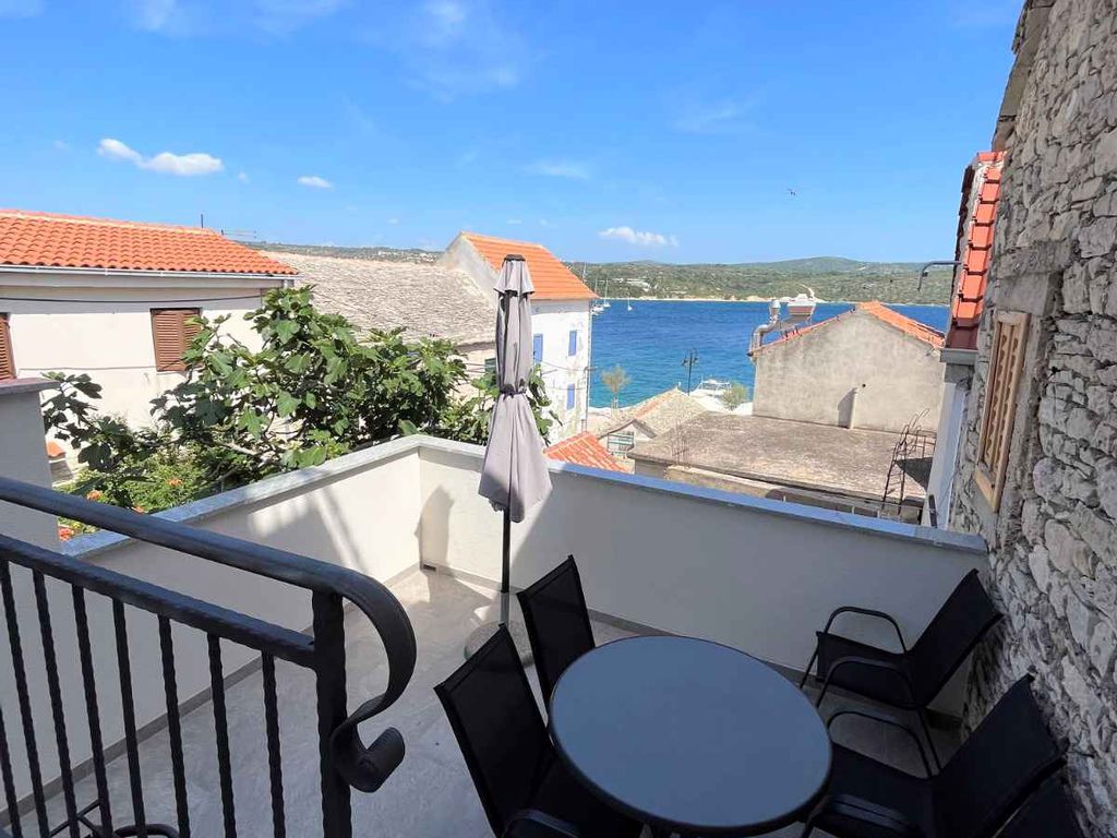 Ferienwohnung mit Klimaanlage, Terrasse und Meernähe
