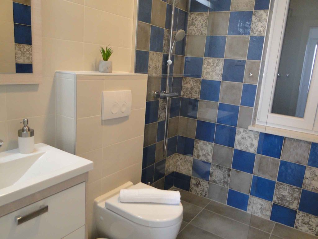 Ferienwohnung mit einen Balkon und Meerblick