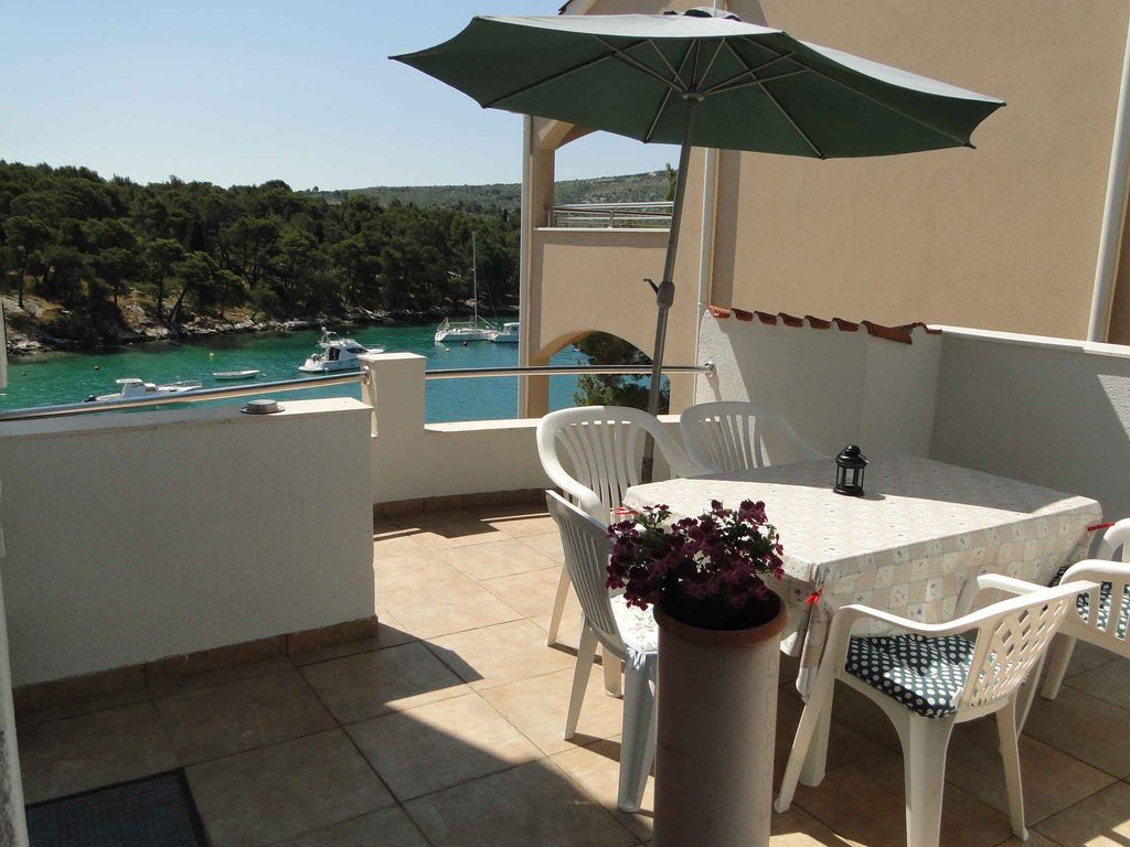 Ferienwohnung am Meer mit Terrasse und Meerblick