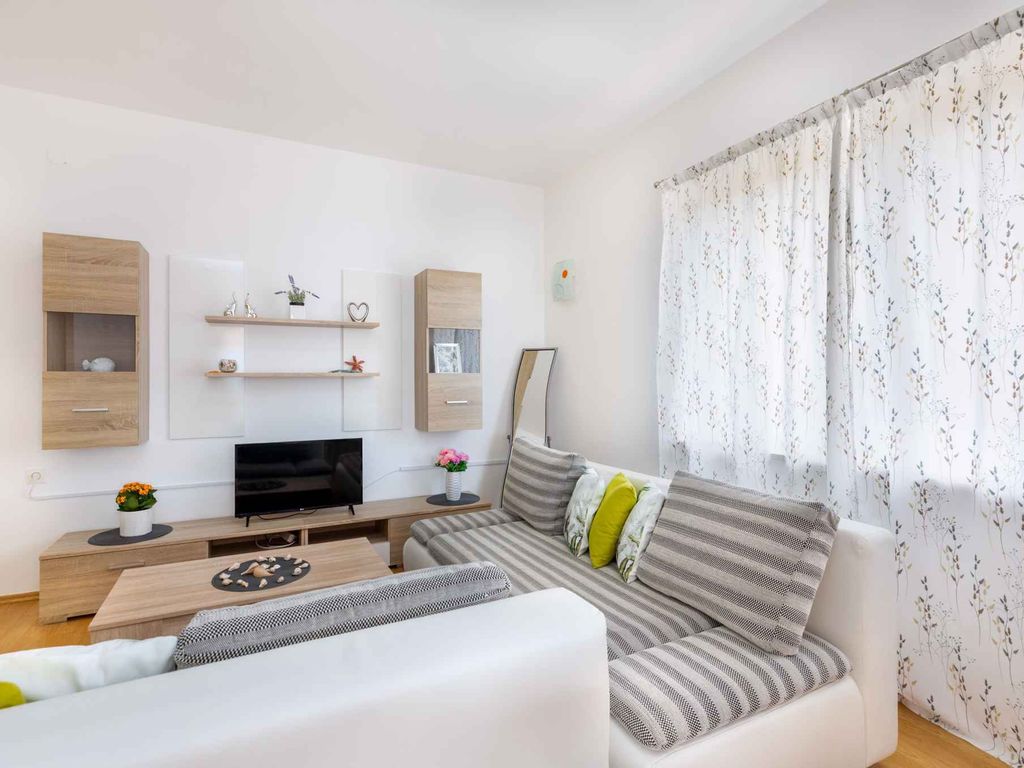 Ferienwohnung mit Meerblick 250 m vom Strand