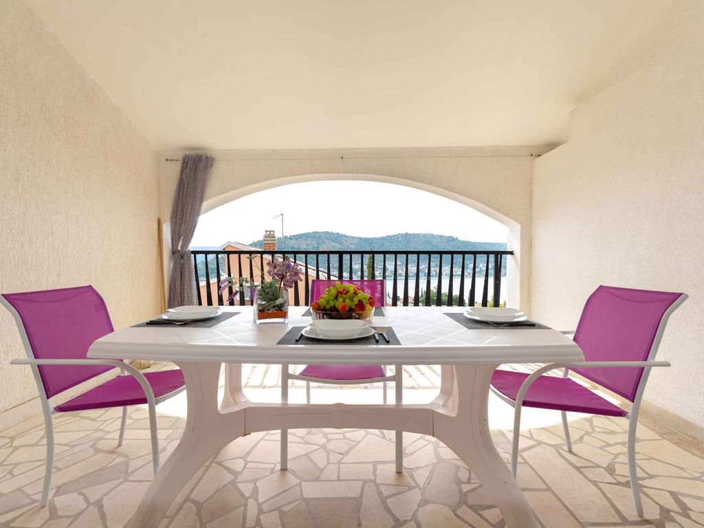 Ferienwohnung mit Meerblick 250 m vom Strand
