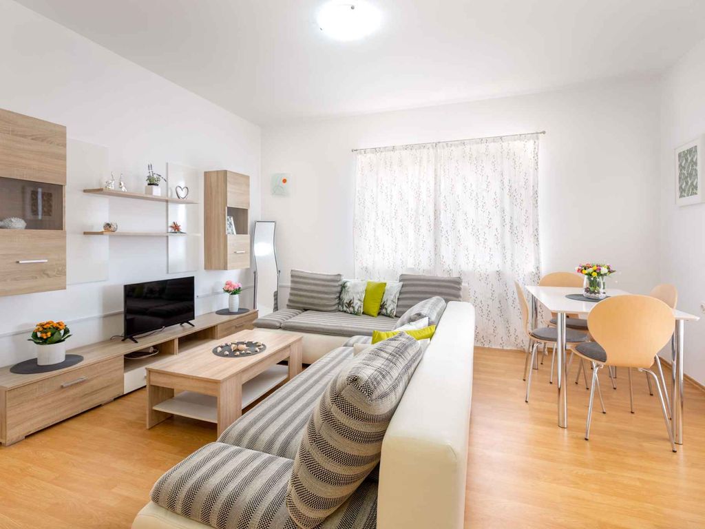 Ferienwohnung mit Meerblick 250 m vom Strand