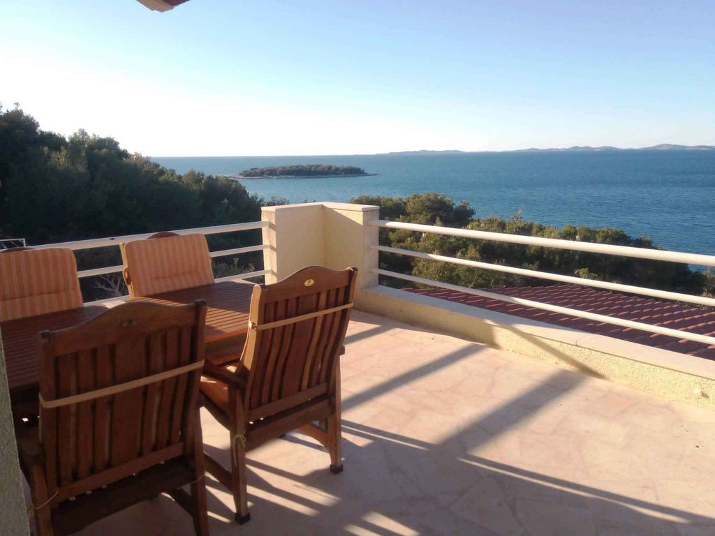 Ferienwohnung mit Terrasse und Meerblick
