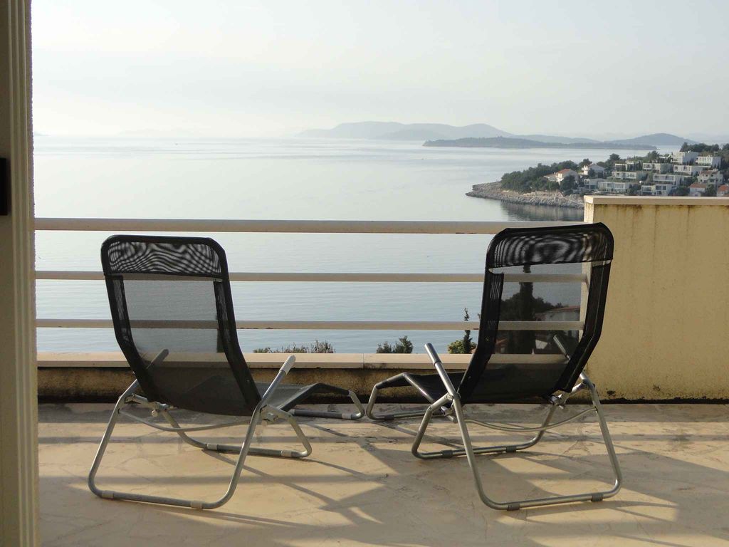 Ferienwohnung mit Terrasse und Meerblick