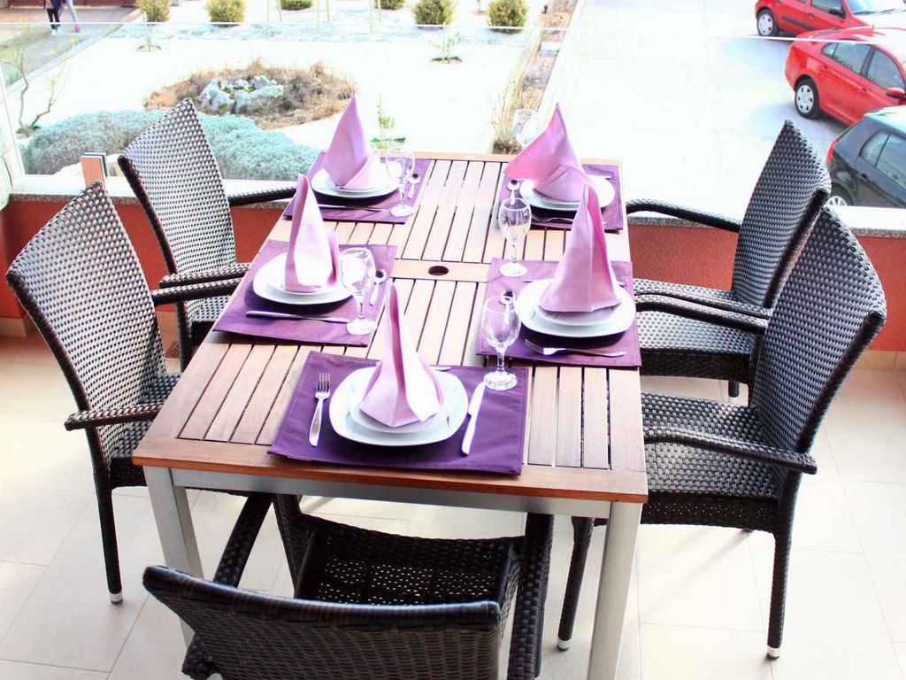 Ferienhaus mit 3 Ferienwohnungen für 5 bis 15 Personen