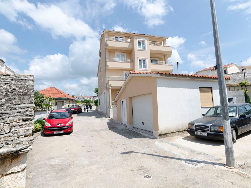 Ferienwohnung mit Klimaanlage und Balkon