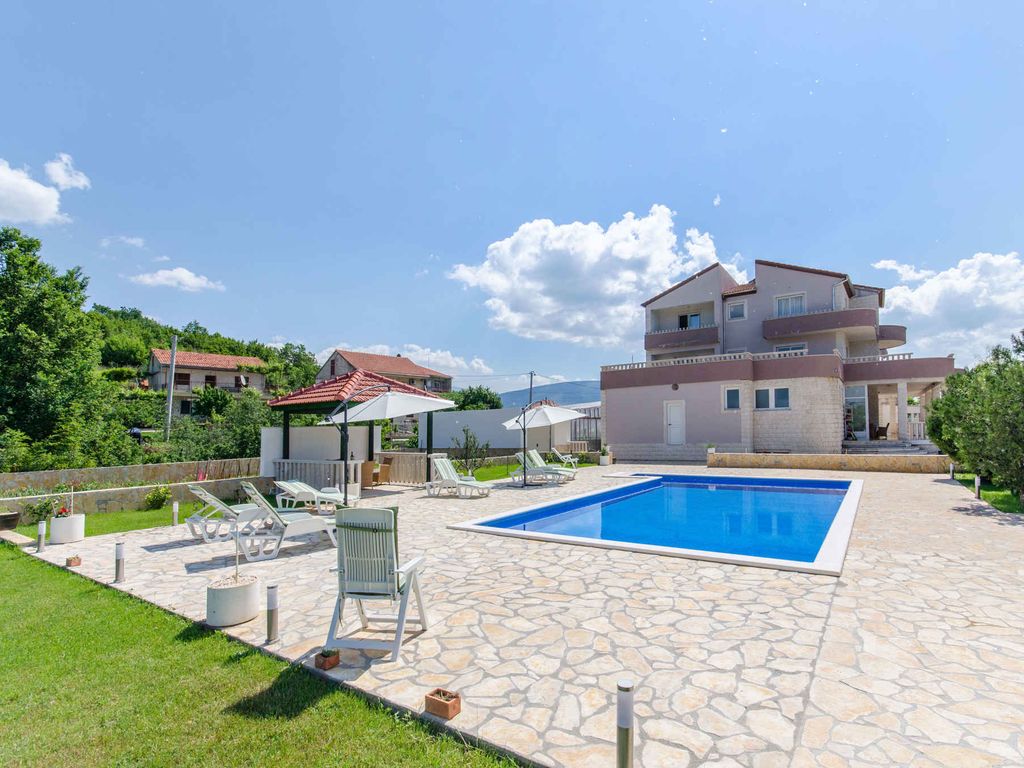 Ferienhaus mit Internet, Klimaanlage und Grill