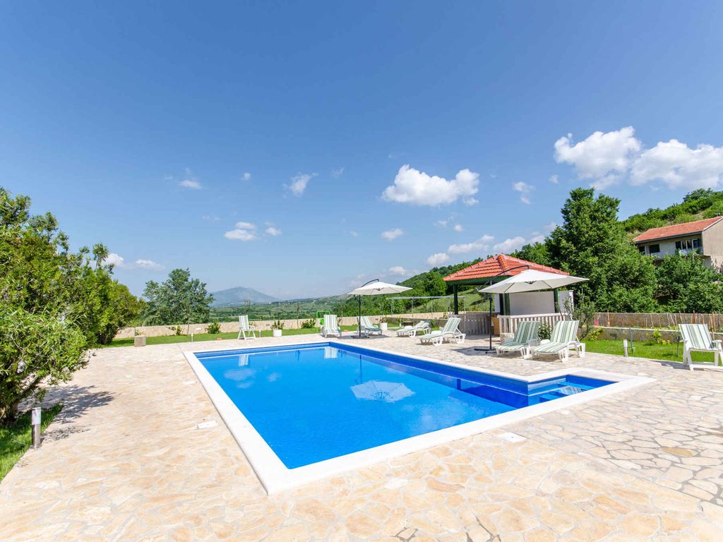 Ferienhaus mit Internet, Klimaanlage und Grill