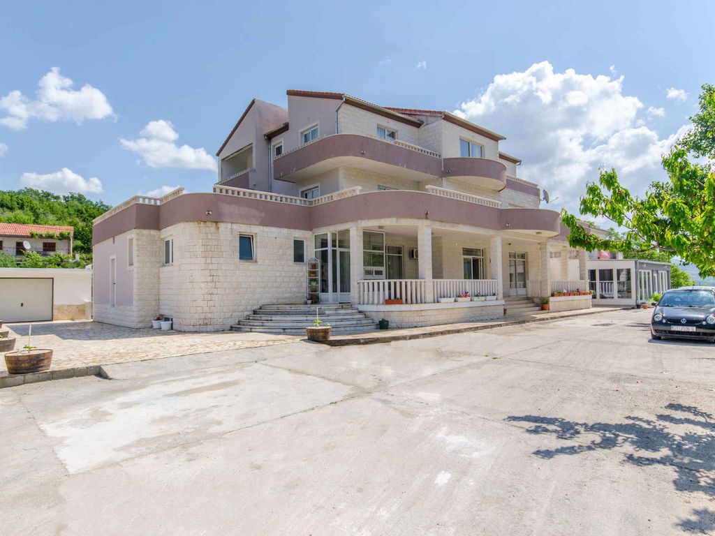 Ferienhaus mit Internet, Klimaanlage und Grill